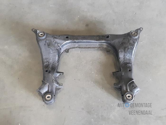 Gebruikte Subframe Volkswagen Passat Variant Syncro/4Motion (3B5) 2.8 30V Syncro Prijs € 37,40 Margeregeling aangeboden door Autodeleninkleur