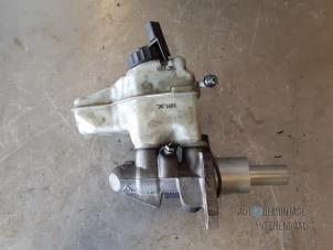 Gebruikte Hoofdremcilinder Skoda Octavia (1Z3) 1.9 TDI Prijs € 31,90 Margeregeling aangeboden door Autodeleninkleur