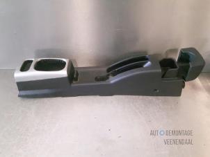 Gebruikte Middenconsoles Nissan Note (E11) 1.4 16V Prijs € 55,00 Margeregeling aangeboden door Autodeleninkleur