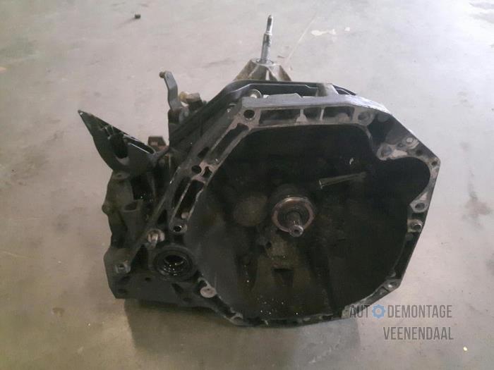 Gebruikte Versnellingsbak Renault Clio III (BR/CR) 1.5 dCi 85 Prijs € 225,00 Margeregeling aangeboden door Autodeleninkleur