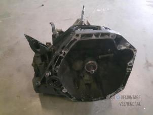 Gebruikte Versnellingsbak Renault Clio III (BR/CR) 1.5 dCi 85 Prijs € 225,00 Margeregeling aangeboden door Autodeleninkleur