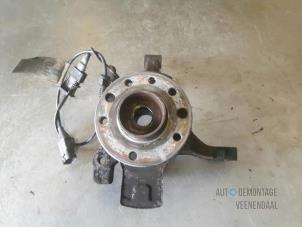 Gebruikte Asschenkel links-voor Opel Astra H GTC (L08) 1.9 CDTi 120 Prijs € 19,00 Margeregeling aangeboden door Autodeleninkleur