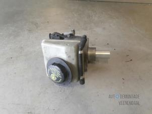 Gebruikte Hoofdremcilinder Opel Astra H GTC (L08) 1.9 CDTi 120 Prijs € 20,00 Margeregeling aangeboden door Autodeleninkleur