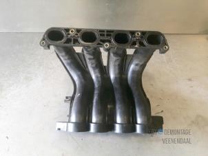 Gebruikte Inlaatspruitstuk Nissan Micra (K12) 1.2 16V Prijs € 50,00 Margeregeling aangeboden door Autodeleninkleur