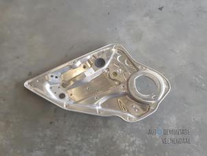 Gebruikte Ruitmechaniek 4Deurs links-achter Mercedes C (W204) 2.5 C-230, C-250 V6 24V Prijs € 29,00 Margeregeling aangeboden door Autodeleninkleur