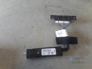 Gebruikte Antenne Versterker Mercedes C (W204) 2.5 C-230, C-250 V6 24V Prijs € 24,00 Margeregeling aangeboden door Autodeleninkleur