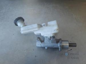 Gebruikte Hoofdremcilinder Nissan Micra (K12) 1.2 16V Prijs € 17,00 Margeregeling aangeboden door Autodeleninkleur