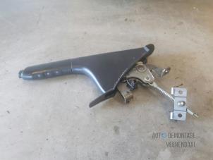 Gebruikte Handremhendel Ford Ka II 1.2 Prijs € 15,00 Margeregeling aangeboden door Autodeleninkleur