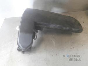 Gebruikte Luchtfilterhuis Renault Clio IV (5R) 1.2 16V Prijs € 25,00 Margeregeling aangeboden door Autodeleninkleur