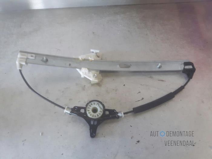 Ruitmechaniek 4Deurs links-achter Mazda 2.