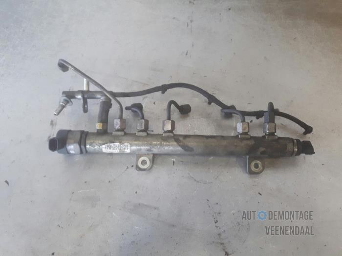 Gebruikte Injector brug Fiat Grande Punto (199) 1.3 JTD Multijet 16V Prijs € 40,00 Margeregeling aangeboden door Autodeleninkleur
