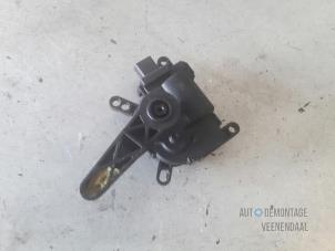 Gebruikte Kachelklep Motor Ford Fiesta 6 (JA8) 1.6 TDCi 16V 95 Prijs € 24,00 Margeregeling aangeboden door Autodeleninkleur