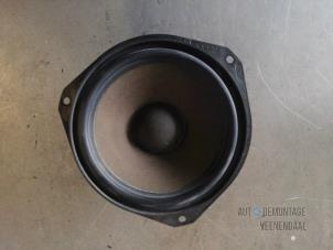 Gebruikte Speaker Opel Signum (F48) 2.2 DGI 16V Prijs € 14,00 Margeregeling aangeboden door Autodemontage Veenendaal BV