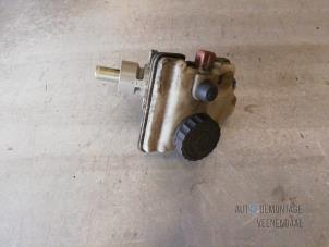 Gebruikte Hoofdremcilinder Peugeot 106 II 1.1 XN,XR,XT,Accent Prijs € 20,00 Margeregeling aangeboden door Autodeleninkleur