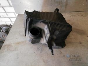 Gebruikte Luchtfilterhuis Renault Scénic II (JM) 1.6 16V Prijs € 26,40 Margeregeling aangeboden door Autodeleninkleur