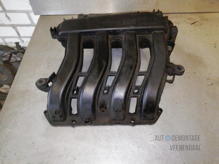 Inlaatspruitstuk van een Renault Scénic II (JM) 1.6 16V 2003