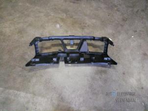 Gebruikte Frontpaneel Renault Scénic II (JM) 1.6 16V Prijs € 27,50 Margeregeling aangeboden door Autodeleninkleur