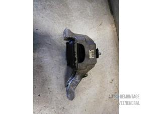 Gebruikte Motorsteun Mini Mini (R56) 1.6 Cooper D 16V Prijs € 26,40 Margeregeling aangeboden door Autodeleninkleur