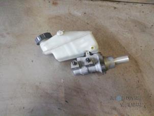 Gebruikte Hoofdremcilinder Toyota Yaris II (P9) 1.3 16V VVT-i Prijs € 16,50 Margeregeling aangeboden door Autodeleninkleur