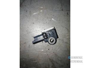 Gebruikte Airbag Sensor Peugeot 3008 I (0U/HU) 1.6 HDiF 16V Prijs € 44,00 Margeregeling aangeboden door Autodeleninkleur