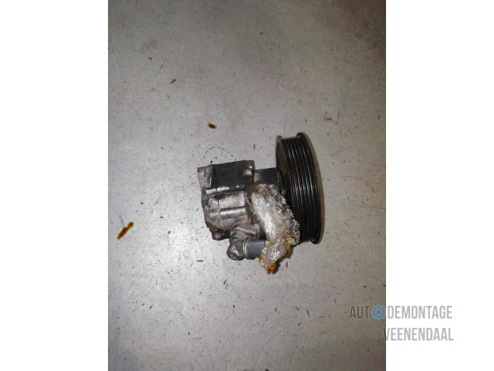 Gebruikte Servopomp Saab 9-5 (YS3E) 2.0t 16V Prijs € 48,40 Margeregeling aangeboden door Autodeleninkleur