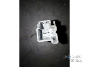 Gebruikte Airbag Sensor Volvo S80 (TR/TS) 2.4 20V 140 Prijs € 20,90 Margeregeling aangeboden door Autodeleninkleur
