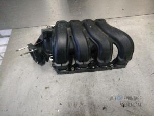 Gebruikte Inlaatspruitstuk Toyota Corolla Verso (R10/11) 1.6 16V VVT-i Prijs € 132,00 Margeregeling aangeboden door Autodeleninkleur