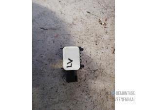 Gebruikte Airbag Sensor Ford Focus 2 1.6 16V Prijs € 6,60 Margeregeling aangeboden door Autodeleninkleur