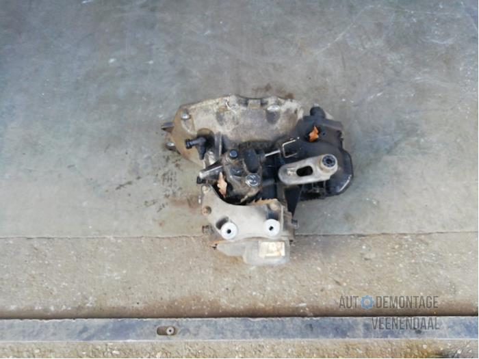 Gebruikte Versnellingsbak Opel Corsa D 1.2 16V Prijs € 275,00 Margeregeling aangeboden door Autodeleninkleur