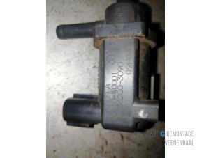 Gebruikte Vacuum ventiel Toyota Yaris II (P9) 1.0 12V VVT-i Prijs € 15,40 Margeregeling aangeboden door Autodeleninkleur
