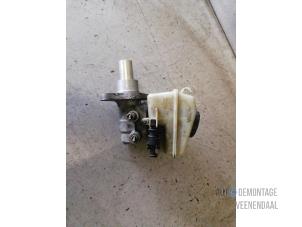 Gebruikte Hoofdremcilinder Opel Astra H (L48) 1.9 CDTi 100 Prijs € 22,00 Margeregeling aangeboden door Autodeleninkleur