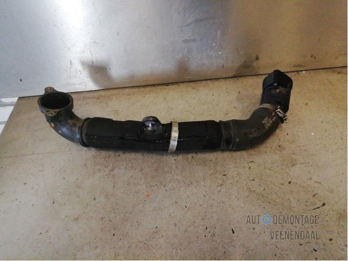 Gebruikte Intercooler Buis Volkswagen Golf VII (AUA) 1.6 TDI 16V Prijs € 18,00 Margeregeling aangeboden door Autodeleninkleur