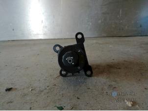 Gebruikte Schakelaar Koplamp Ihv Honda Civic (FK/FN) 1.8i VTEC 16V Prijs € 9,00 Margeregeling aangeboden door Autodeleninkleur