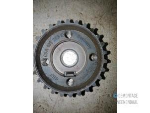 Gebruikte Krukas Tandwiel Volkswagen Golf V (1K1) 2.0 FSI 16V Prijs € 19,00 Margeregeling aangeboden door Autodeleninkleur