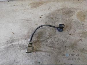 Gebruikte Klopsensor Volkswagen Golf V (1K1) 2.0 FSI 16V Prijs € 20,00 Margeregeling aangeboden door Autodeleninkleur