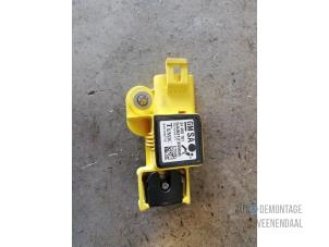 Gebruikte Airbag Sensor Opel Astra H (L48) 1.4 16V Twinport Prijs € 10,00 Margeregeling aangeboden door Autodeleninkleur