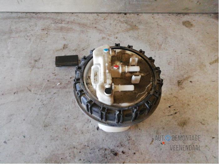 Gebruikte Tank element Pomp Volvo V40 (VW) 1.9 D Prijs € 100,00 Margeregeling aangeboden door Autodeleninkleur