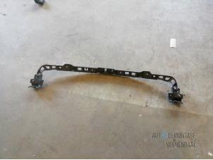 Gebruikte Bumperframe achter Volkswagen Golf VI (5K1) 1.4 TSI 122 16V Prijs € 19,00 Margeregeling aangeboden door Autodeleninkleur