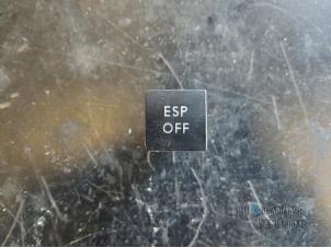 Gebruikte ESP Schakelaar Volkswagen Golf VI (5K1) 1.4 TSI 122 16V Prijs € 5,00 Margeregeling aangeboden door Autodeleninkleur