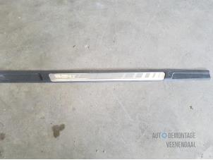 Gebruikte Voorinstap links Skoda Octavia (1Z3) 2.0 Turbo FSI 16V RS Prijs € 15,00 Margeregeling aangeboden door Autodeleninkleur