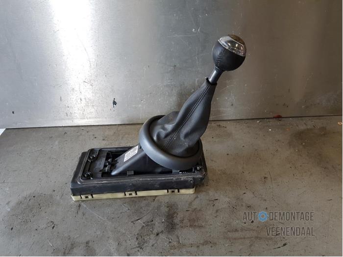 Versnellingspook van een MINI Mini One/Cooper (R50) 1.4 D One 2003
