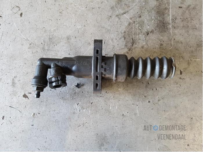 Gebruikte Koppeling Hulp Cilinder BMW Mini (R50/53) 1.4 D One Prijs € 20,00 Margeregeling aangeboden door Autodeleninkleur