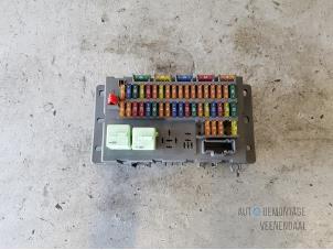 Gebruikte Zekeringkast BMW Mini One/Cooper (R50) 1.4 D One Prijs € 24,00 Margeregeling aangeboden door Autodeleninkleur