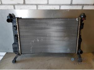 Gebruikte Radiateur Mercedes B (W245) 1.5 B-160 16V Prijs € 25,00 Margeregeling aangeboden door Autodeleninkleur