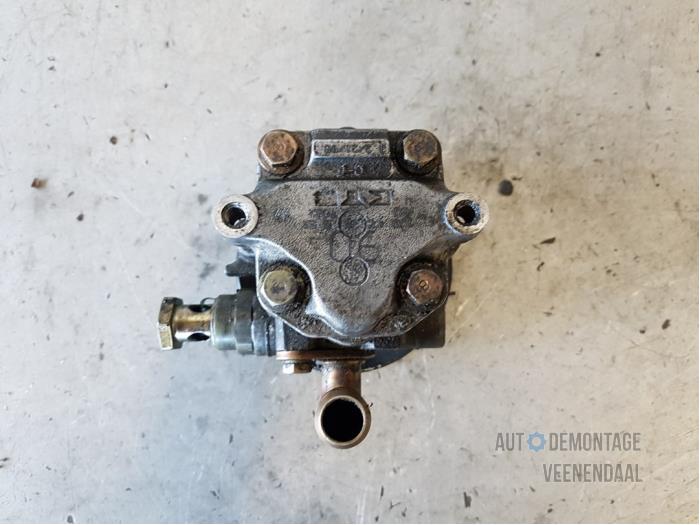 Stuurbekrachtiging Pomp van een Volkswagen Golf IV Variant (1J5) 1.6 16V 2001