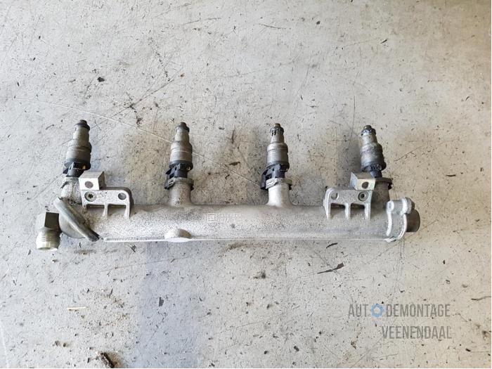 Gebruikte Verstuiver brug Opel Vectra C GTS 2.2 16V Prijs € 40,00 Margeregeling aangeboden door Autodeleninkleur