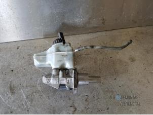 Gebruikte Hoofdremcilinder Skoda Octavia (1Z3) 2.0 TDI 16V Prijs € 20,00 Margeregeling aangeboden door Autodeleninkleur