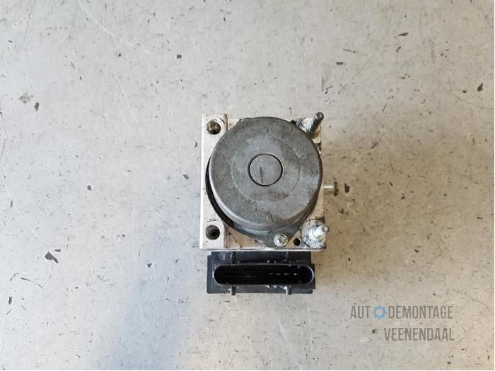 Gebruikte ABS Pomp Renault Clio III (BR/CR) 1.4 16V Prijs € 23,00 Margeregeling aangeboden door Autodeleninkleur