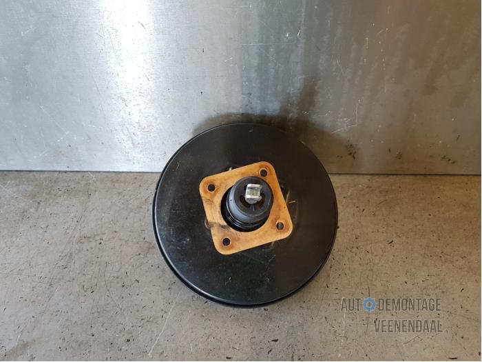 Gebruikte Rembekrachtiger Nissan Note (E11) 1.4 16V Prijs € 50,00 Margeregeling aangeboden door Autodeleninkleur
