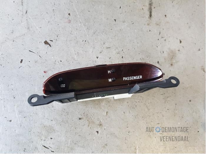 Gebruikte Display Interieur Toyota Celica (ZZT230/231) 1.8i 16V Prijs € 40,00 Margeregeling aangeboden door Autodeleninkleur